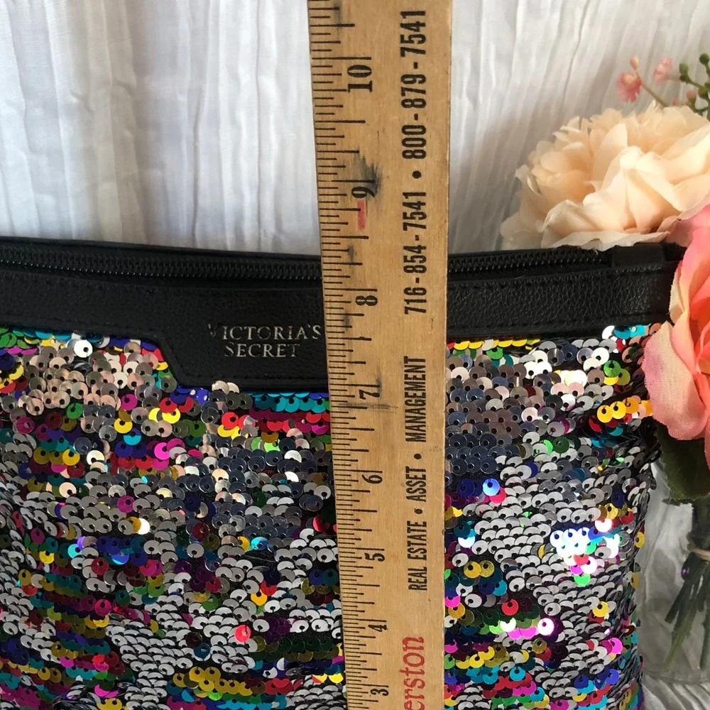 VICTORIA’s SECRET sparkly beaded large cosmetic makeup travel bag